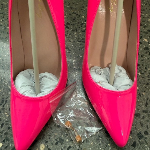 Women's Hot Pink Stiletto Heels - Picture 13 of 15